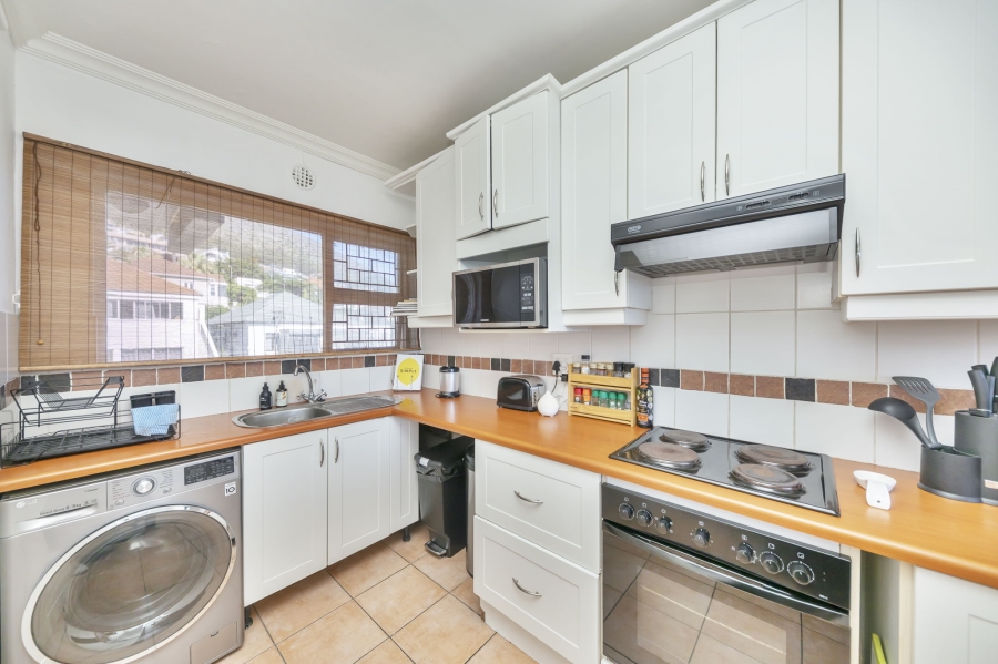 To Let 2 Bedroom Property for Rent in Green Point Western Cape